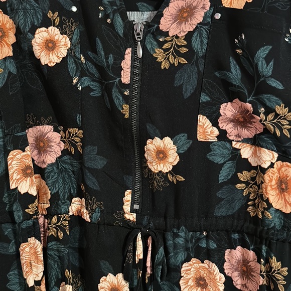 Torrid Dress Size 2(x) Floral Dark Green Drawstring Waist Knee Length NWT - Picture 4 of 5